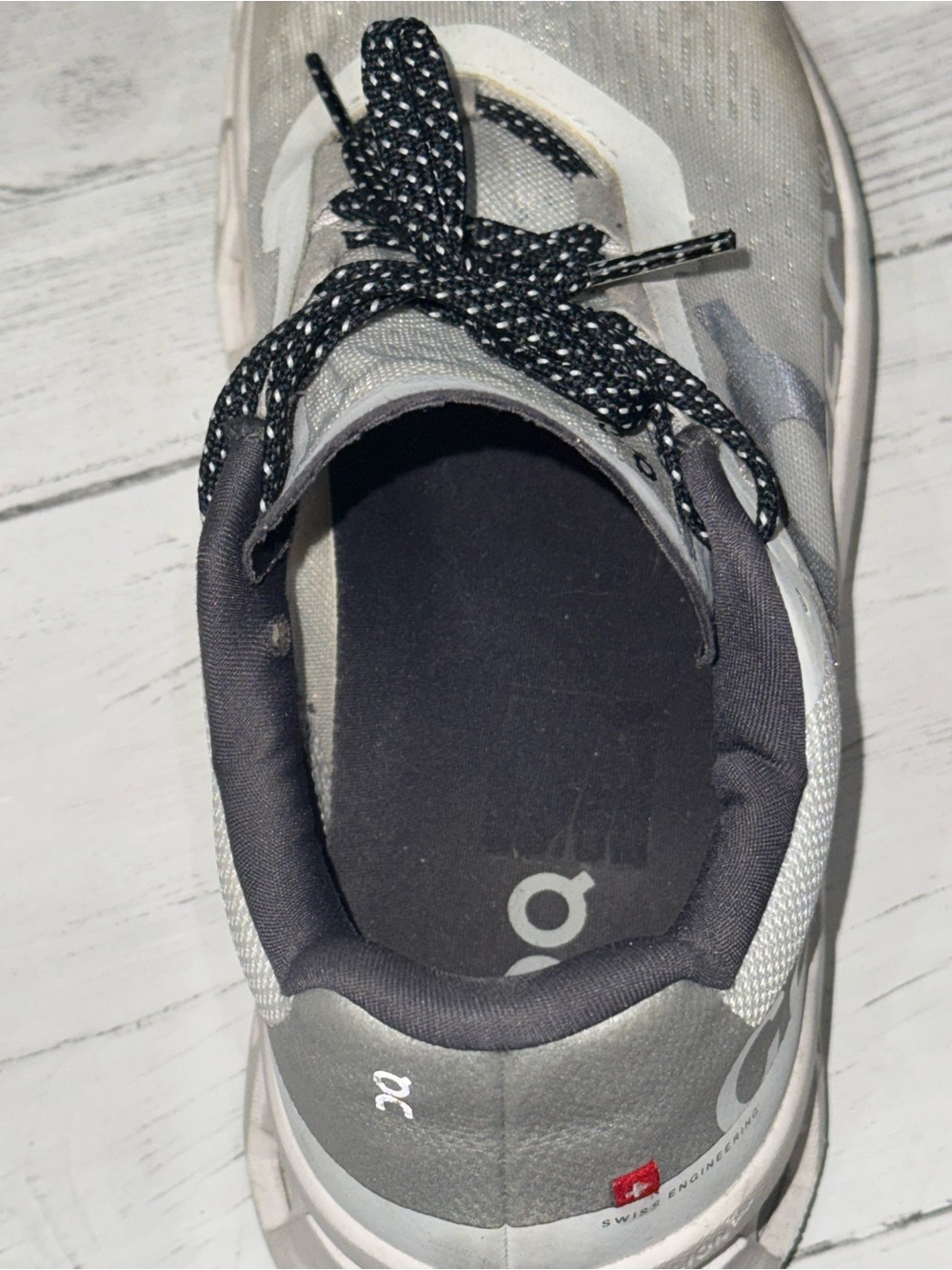 On Cloud Lightweight Running Shoes - Picture 12 of 14